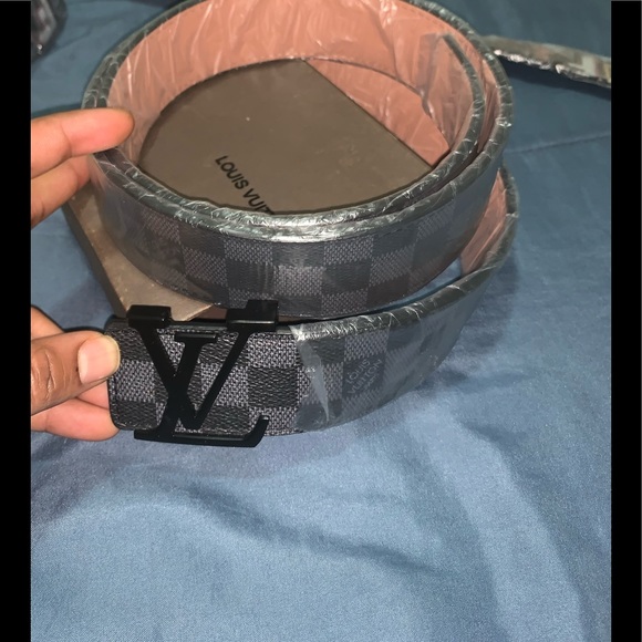 Louis Vouitton Belt - Picture 2 of 2